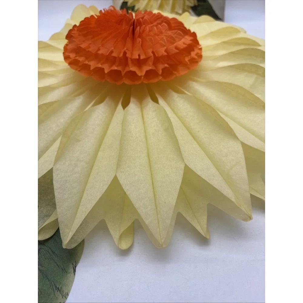 vintage Hallmark Plans-a-Party Daisy  flower centerpiece Honeycomb 1970